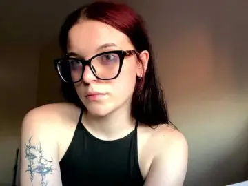 GeneviveRozman  live sex cam