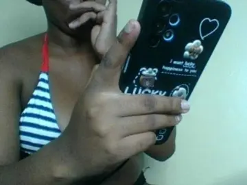 Kishylovee  live sex cam