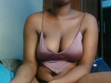 Kishylovee  live sex cam