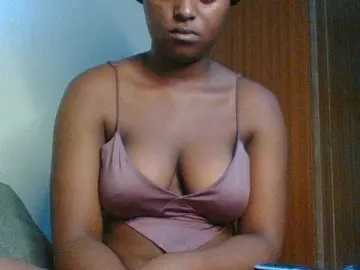 Kishylovee  live sex cam