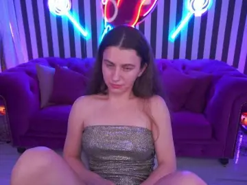 LittleJulii  live sex cam