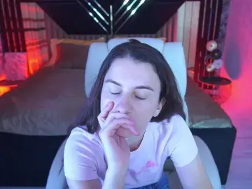 LittleJulii  live sex cam