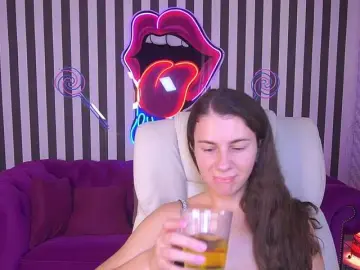 LittleJulii  live sex cam