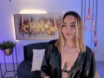 MelissaMoore  live sex cam