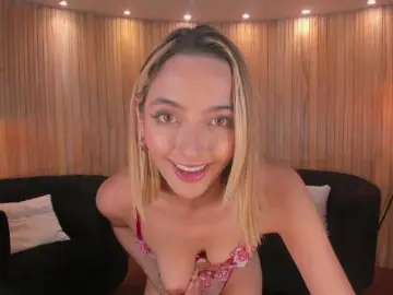 MelissaMoore  live sex cam