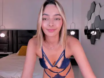 MelissaMoore  live sex cam