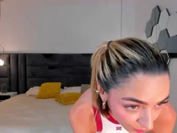 MelissaMoore  live sex cam