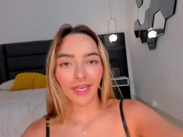 MelissaMoore  live sex cam