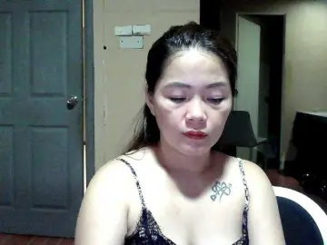 Wildhotsinglemom69  live sex cam