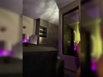 Chicanogirl  live sex cam