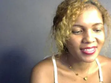 SAVANAH-AUBRI  live sex cam