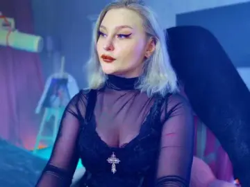 WoundedGoddess  live sex cam