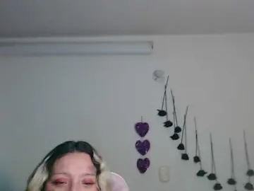 Sloppytitss  live sex cam