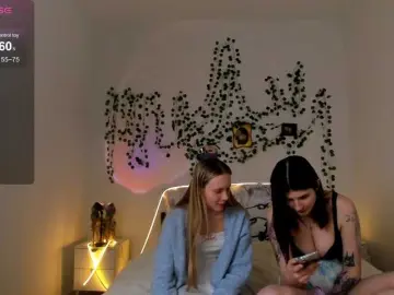 EllyMarinez  live sex cam