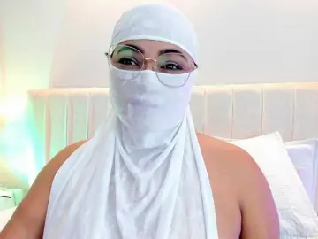 Adhilaa-  live sex cam