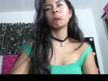 Ambaar  live sex cam