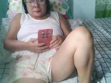 HotMama50  live sex cam
