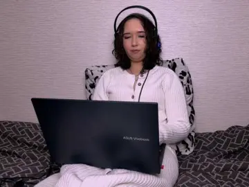 MabelleSchmaus  live sex cam