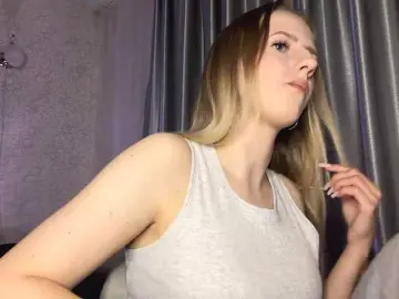 RaisaBrentz  live sex cam