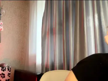 RaisaBrentz  live sex cam