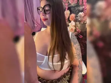 ELIZABETH-PLANET  live sex cam