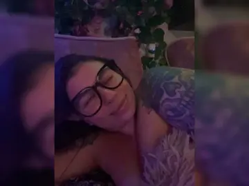 ELIZABETH-PLANET  live sex cam
