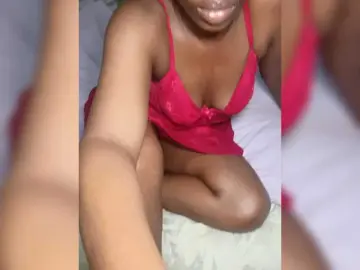 Royalshae  live sex cam