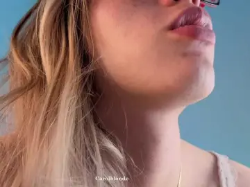 Charlotte-glasses  live sex cam