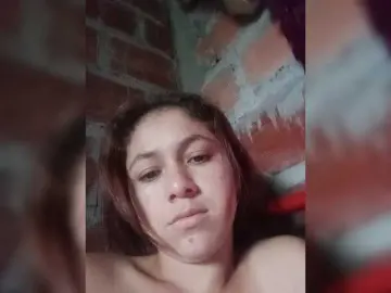 Lady32  live sex cam