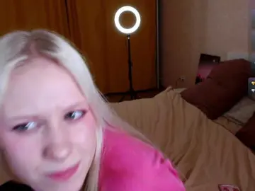 Mary-Kitty  live sex cam