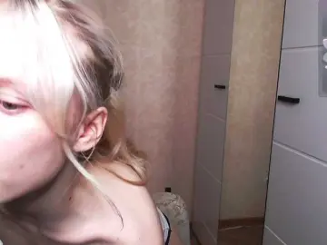 Mary-Kitty  live sex cam