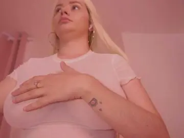 Bella-adams  live sex cam