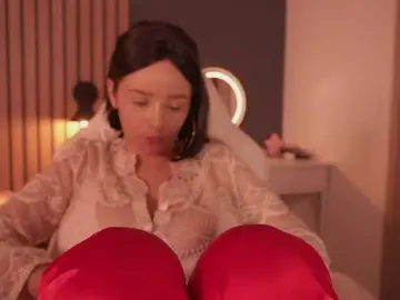 Bella-adams  live sex cam