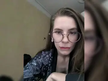 Me-la-nia19  live sex cam