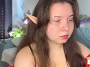 EleanoreZaucha  live sex cam