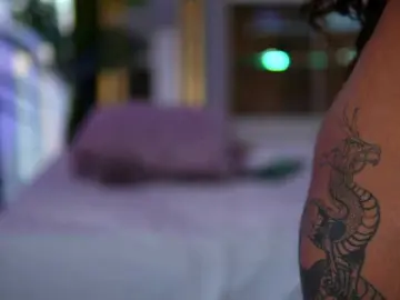 ZenyaNoir  live sex cam