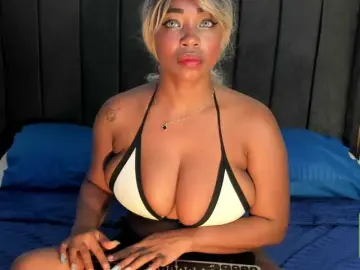 Kylieboobs24  live sex cam