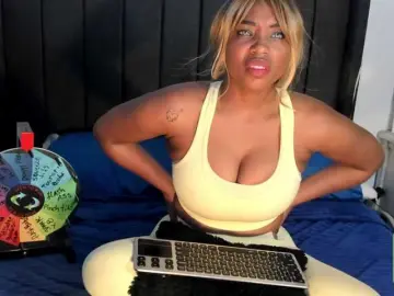 Kylieboobs24  live sex cam