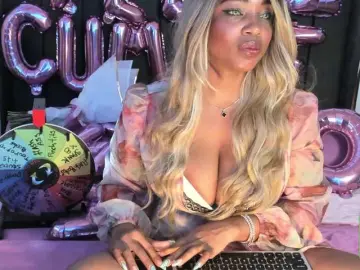 Kylieboobs24  live sex cam