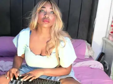 Kylieboobs24  live sex cam