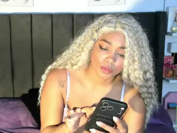 Kylieboobs24  live sex cam