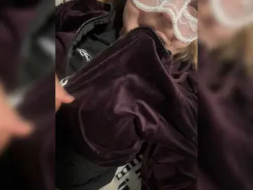 KissMissMissKiss  live sex cam