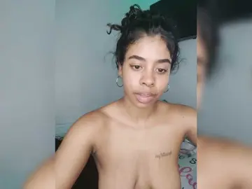 Kyra-1-1  live sex cam