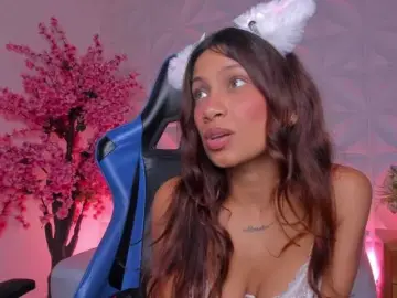 Cora-22  live sex cam