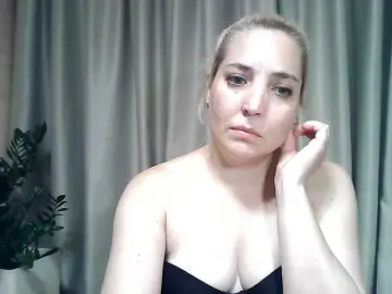 Mariska-kiska  live sex cam