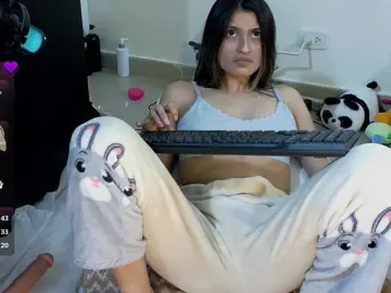 Camila05torres  live sex cam