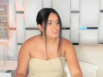 LizzBlair  live sex cam