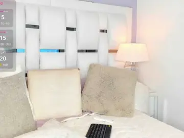 LizzBlair  live sex cam