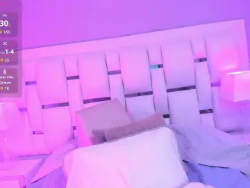 LizzBlair  live sex cam