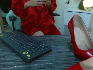 Luna-Rouge  live sex cam